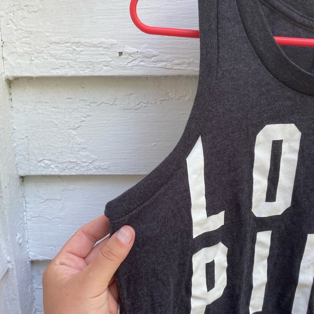 PINK Victoria's Secret Heather Gray Tee - Picture 8 of 8